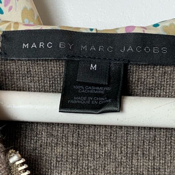 Marc By Marc Jacobs 100% Cashmere Brown Zip Up Sweater Size Medium w floral hood - Picture 5 of 8